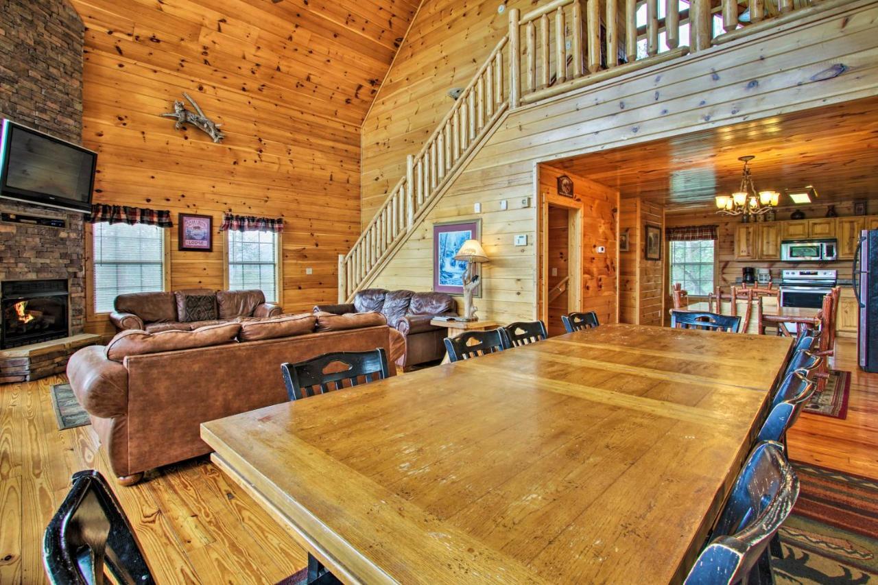 Expansive Gatlinburg Cabin Hot Tub, Deck And Grill! Luaran gambar
