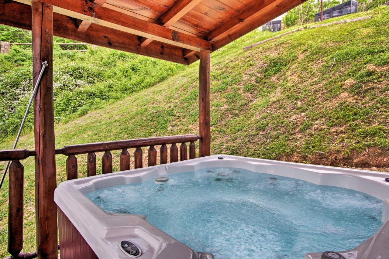 Expansive Gatlinburg Cabin Hot Tub, Deck And Grill! Luaran gambar